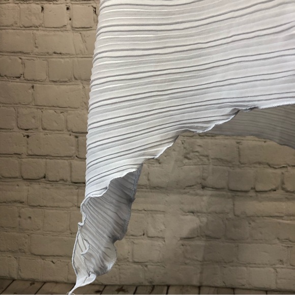 DRESS - Women's H&M Light Baby Blue Gauzy Sleeveless Textured Sundress. Size 6 - Picture 8 of 14